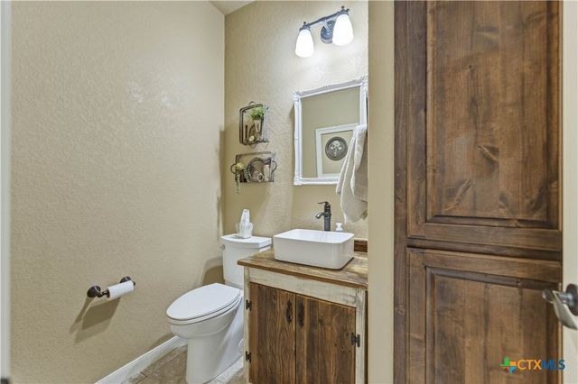 203 Champions Boulevard, La Vernia, TX 78121