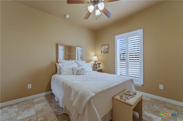 203 Champions Boulevard, La Vernia, TX 78121