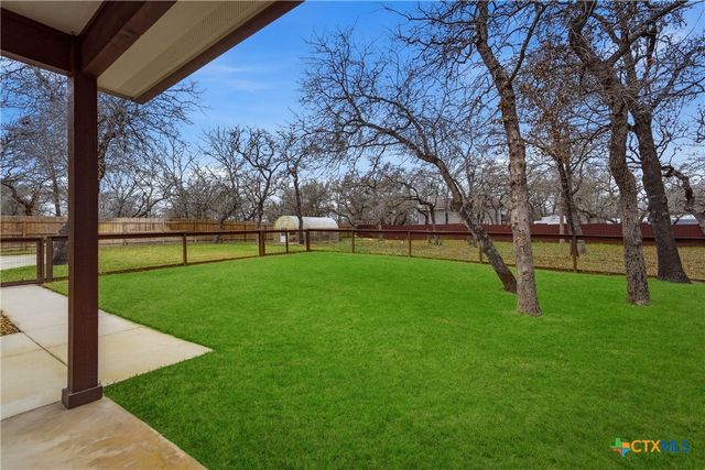 203 Champions Boulevard, La Vernia, TX 78121