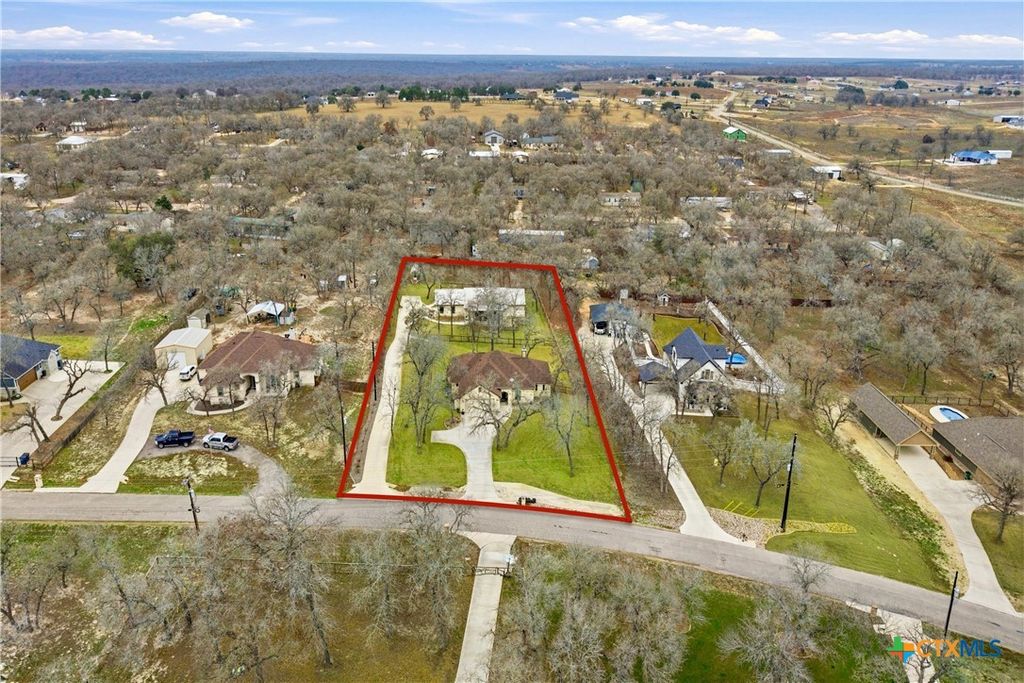 203 Champions Boulevard, La Vernia, TX 78121