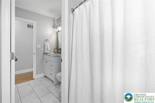 5043 Foxdale Drive, Whitehall Twp, PA 18052