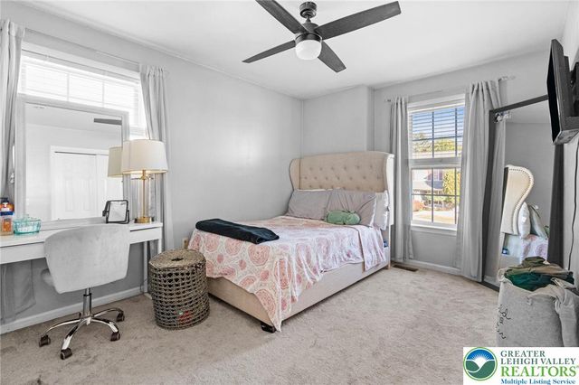 5043 Foxdale Drive, Whitehall Twp, PA 18052