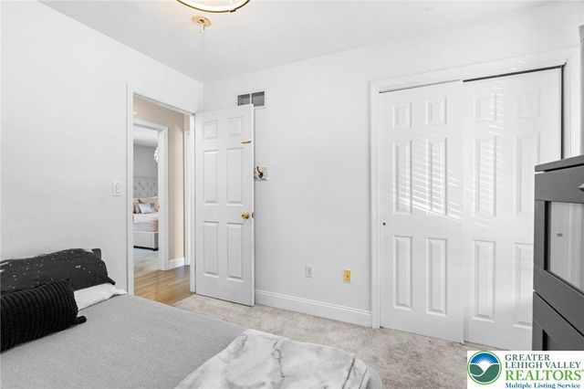 5043 Foxdale Drive, Whitehall Twp, PA 18052