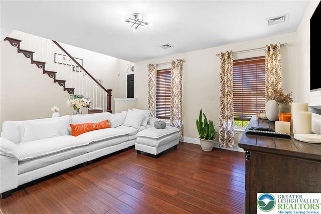 5043 Foxdale Drive, Whitehall Twp, PA 18052