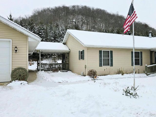 41498 S Sleepy Hollow Road, Gays Mills, WI 54631