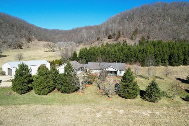 41498 S Sleepy Hollow Road, Gays Mills, WI 54631