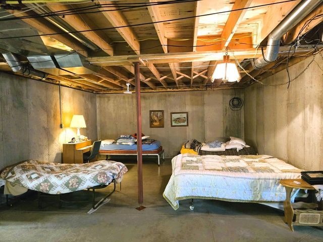 41498 S Sleepy Hollow Road, Gays Mills, WI 54631