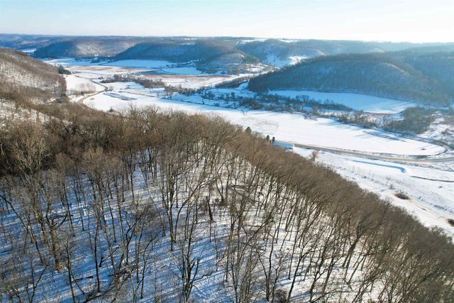 41498 S Sleepy Hollow Road, Gays Mills, WI 54631