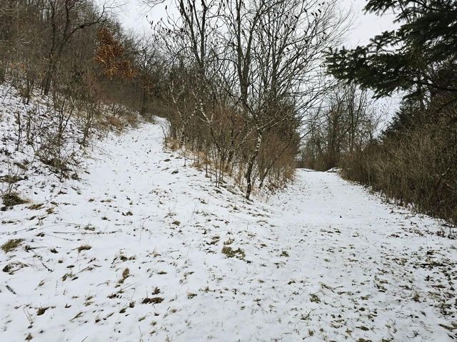 41498 S Sleepy Hollow Road, Gays Mills, WI 54631