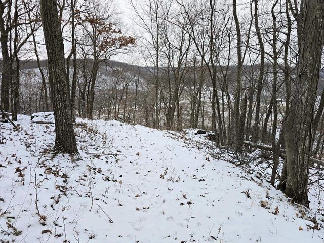 41498 S Sleepy Hollow Road, Gays Mills, WI 54631