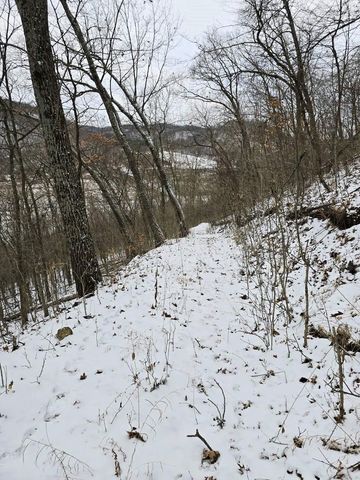 41498 S Sleepy Hollow Road, Gays Mills, WI 54631