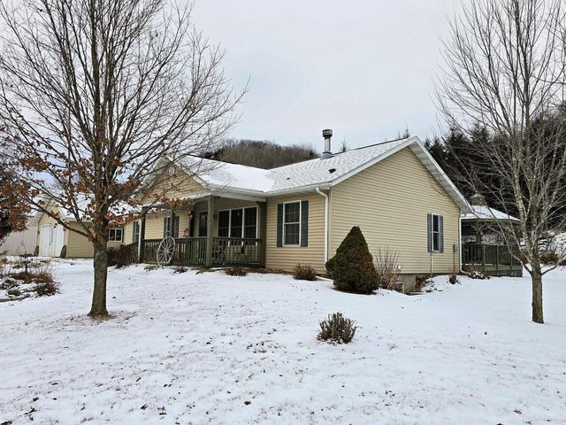 41498 S Sleepy Hollow Road, Gays Mills, WI 54631