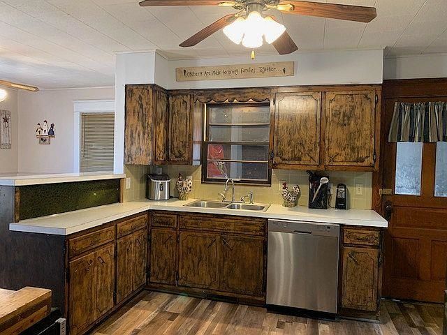 330 E First St, Minneapolis, KS 67467