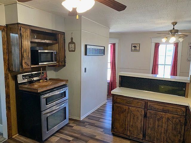 330 E First St, Minneapolis, KS 67467