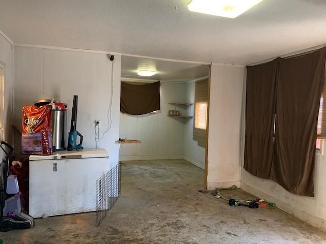 330 E First St, Minneapolis, KS 67467