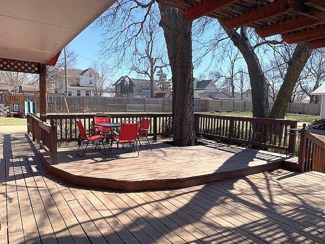 330 E First St, Minneapolis, KS 67467