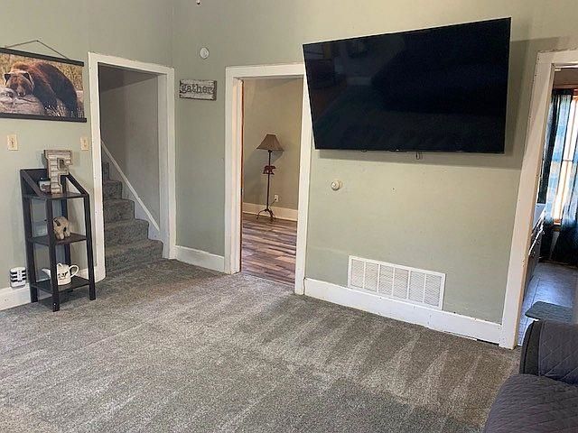 330 E First St, Minneapolis, KS 67467