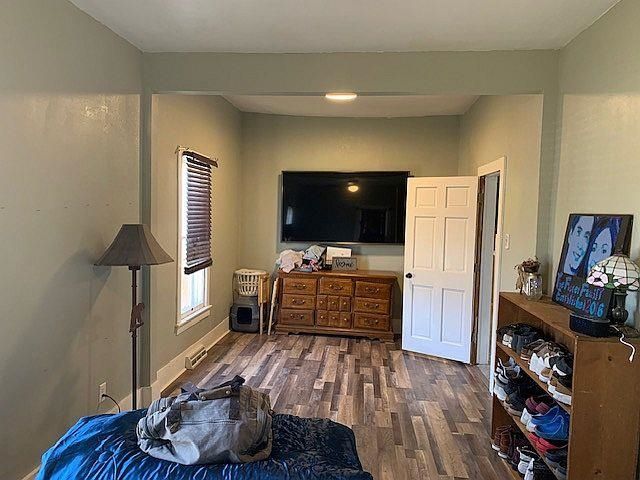 330 E First St, Minneapolis, KS 67467