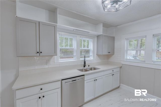 4465 Dauphin Island Parkway, Mobile, AL 36605
