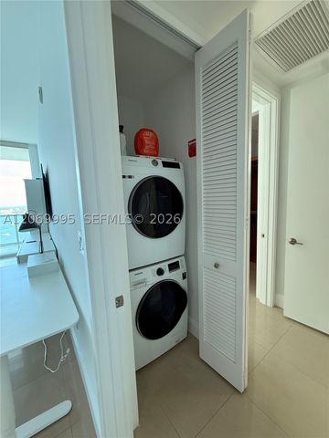 218 SE 14th St TS107, Miami, FL 33131
