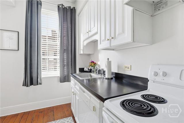 24 E Macon Street, Savannah, GA 31401