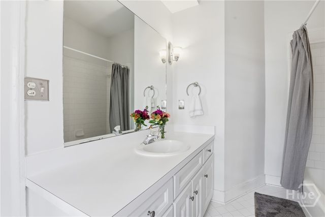 24 E Macon Street, Savannah, GA 31401