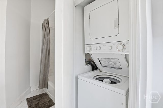 24 E Macon Street, Savannah, GA 31401