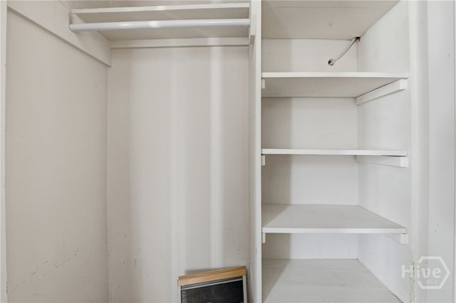 24 E Macon Street, Savannah, GA 31401