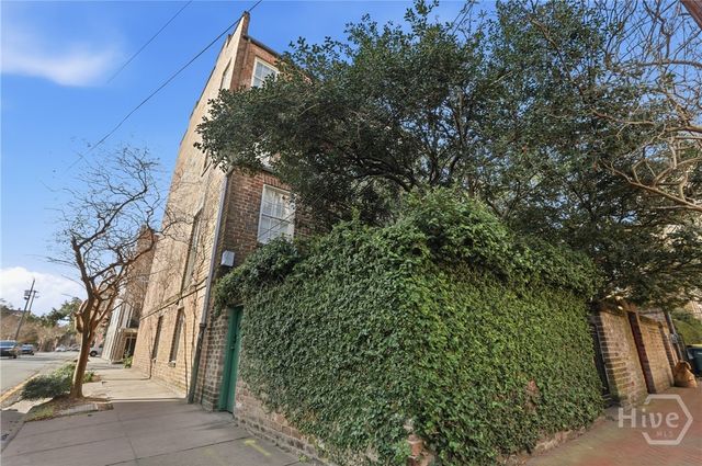 24 E Macon Street, Savannah, GA 31401