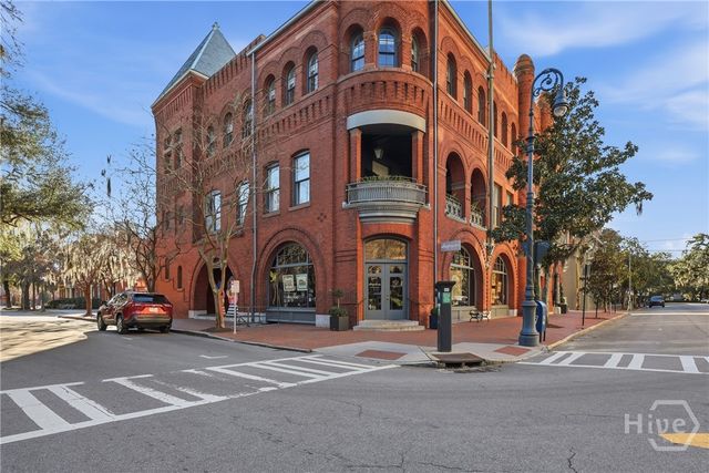 24 E Macon Street, Savannah, GA 31401