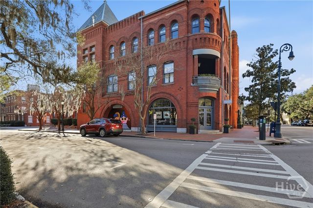 24 E Macon Street, Savannah, GA 31401