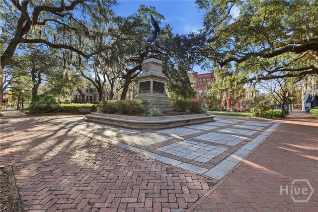 24 E Macon Street, Savannah, GA 31401