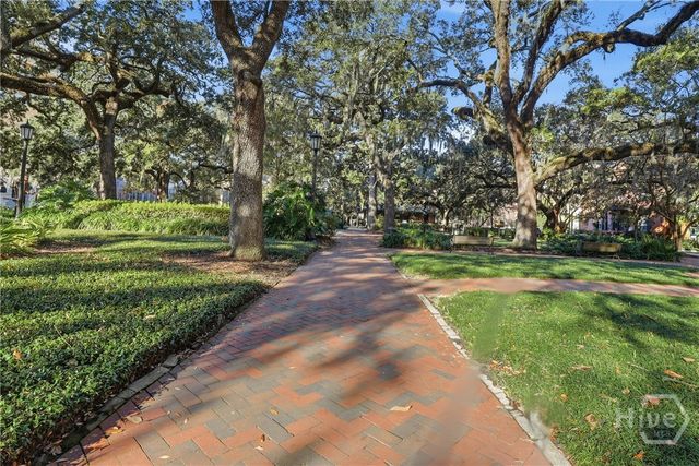 24 E Macon Street, Savannah, GA 31401