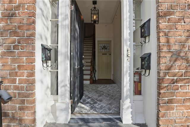 24 E Macon Street, Savannah, GA 31401