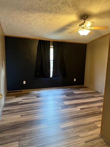 301 S Walnut Street, Carlisle, KY 40311