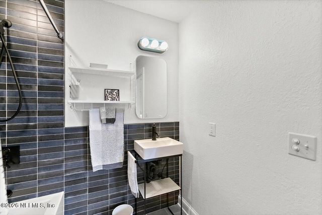 1951 N MARKET Street 9, Jacksonville, FL 32206