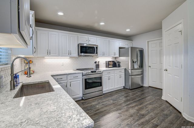 10614 Black Wolf Bay, San Antonio, TX 78245