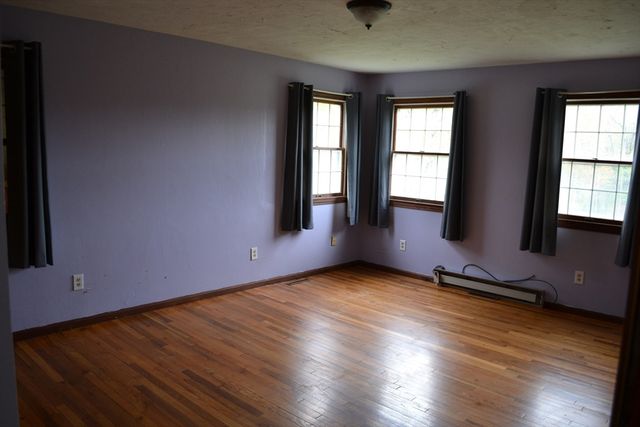230 West St, Paxton, MA 01612