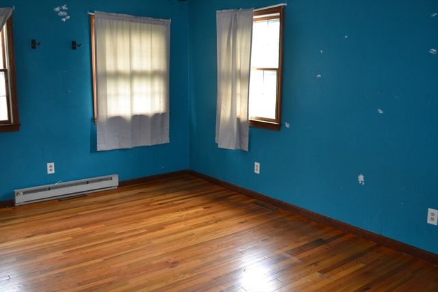 230 West St, Paxton, MA 01612