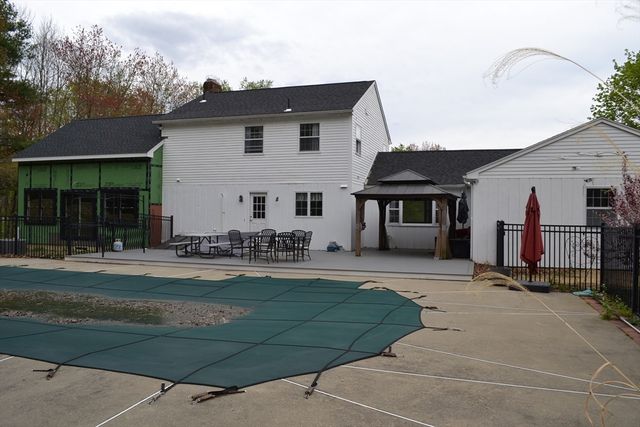 230 West St, Paxton, MA 01612