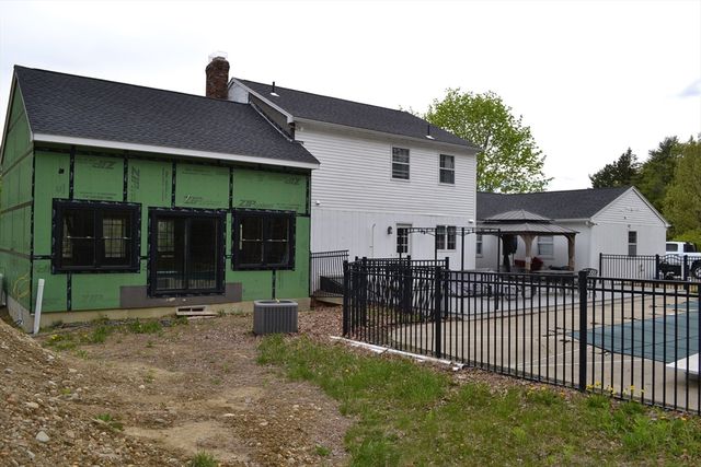 230 West St, Paxton, MA 01612