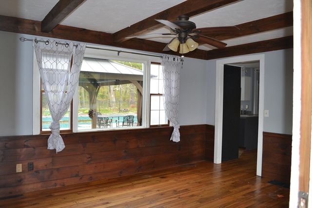 230 West St, Paxton, MA 01612