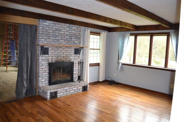 230 West St, Paxton, MA 01612