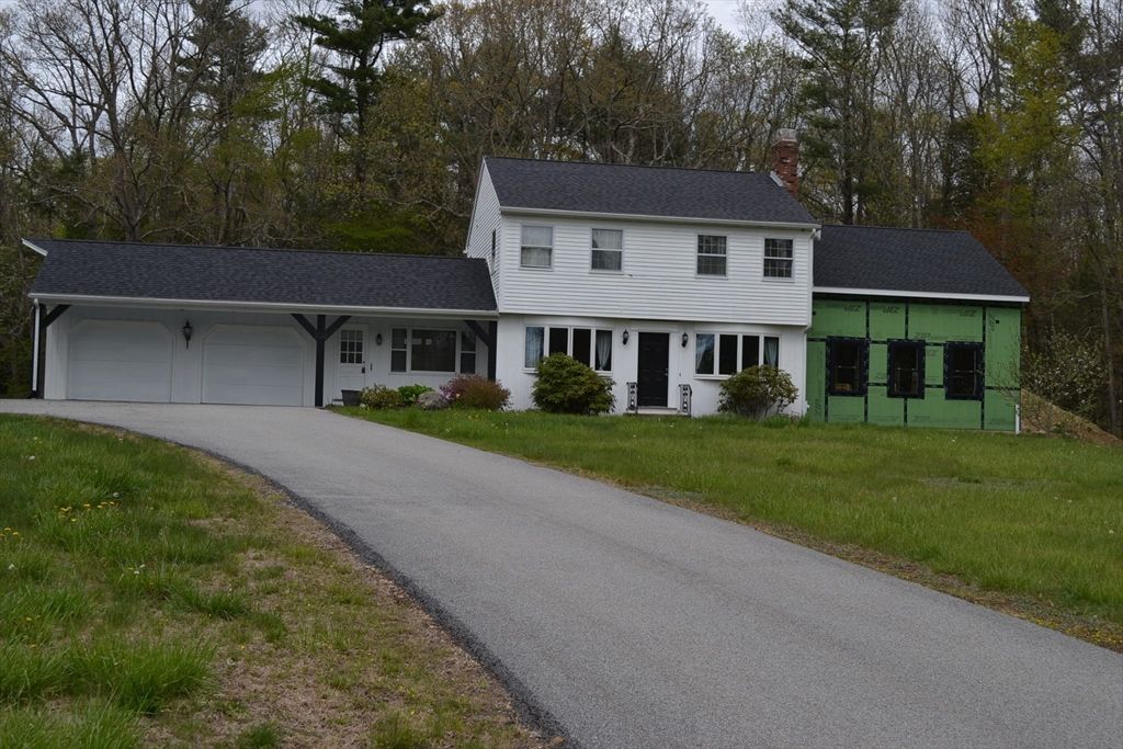 230 West St, Paxton, MA 01612