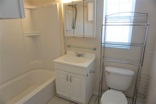 5140 SUMMER HILL DRIVE, Zephyrhills, FL 33542