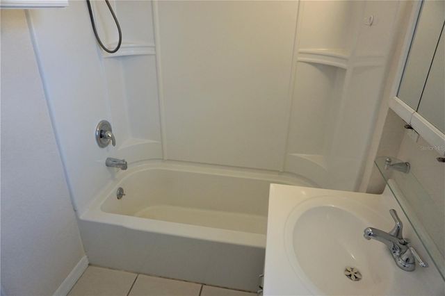 5140 SUMMER HILL DRIVE, Zephyrhills, FL 33542