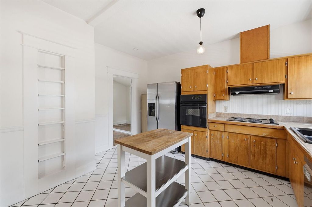 Image 14 of property listing at 1309 E WILDER AVENUE, Tampa, FL 33603
