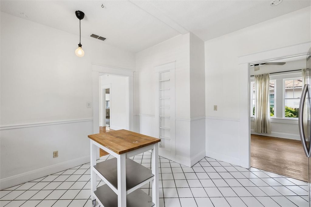 Image 15 of property listing at 1309 E WILDER AVENUE, Tampa, FL 33603
