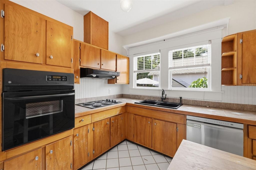 Image 17 of property listing at 1309 E WILDER AVENUE, Tampa, FL 33603
