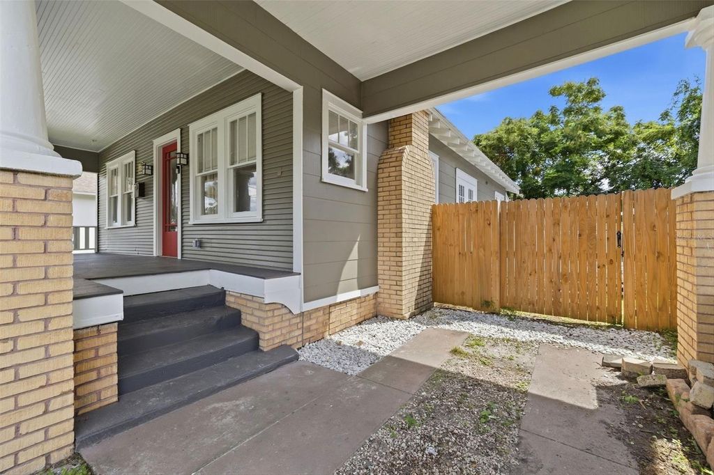 Image 5 of property listing at 1309 E WILDER AVENUE, Tampa, FL 33603
